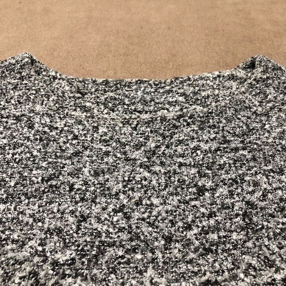 Point Zero sweater with chiffon hem. Size small. Gray / Black - Picture 2 of 3